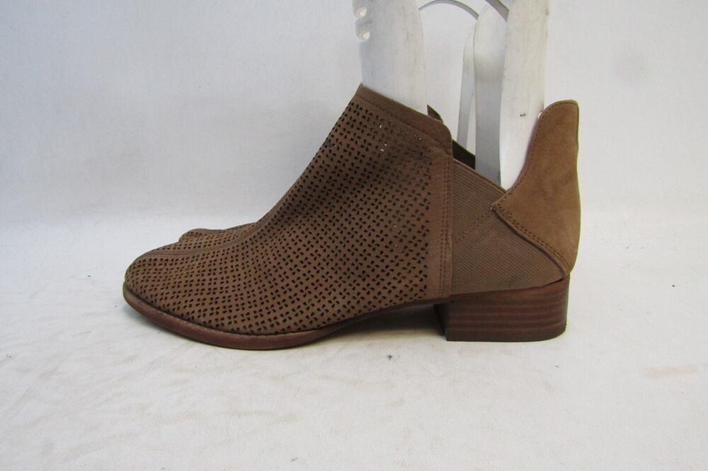 Vince Camuto Womens Size 11 M Brown Leather Ankle Fashion Boots Bootie